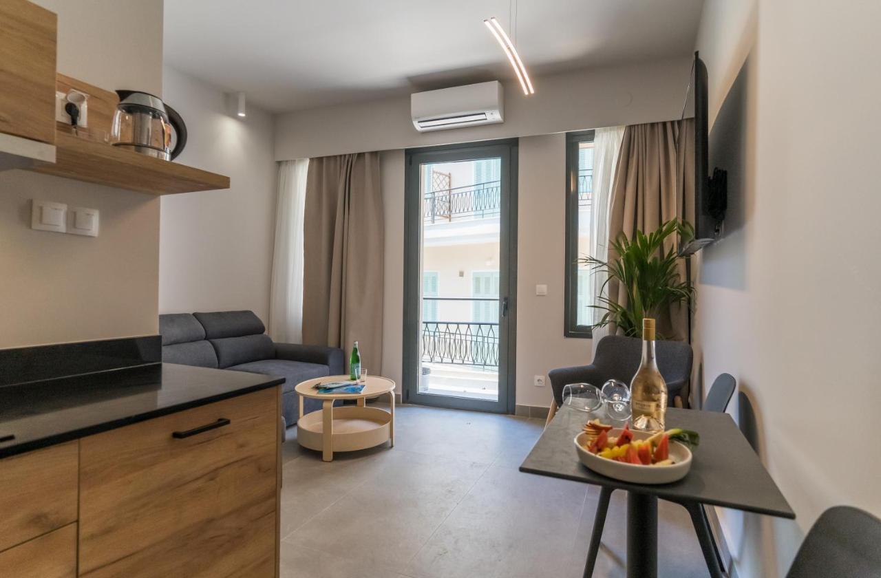 Jacuzzi Suite Piazza Dei Leoni イラクリオン エクステリア 写真