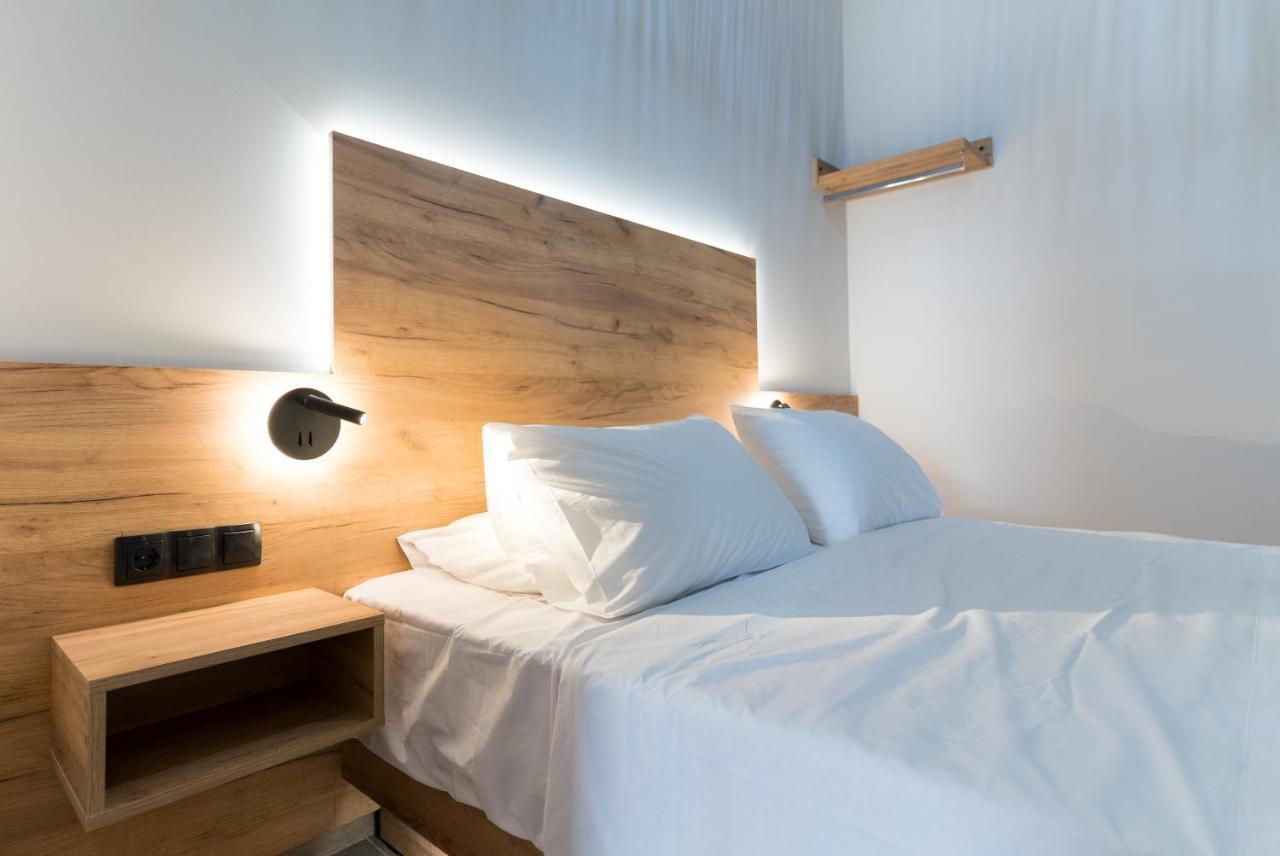 Jacuzzi Suite Piazza Dei Leoni イラクリオン エクステリア 写真