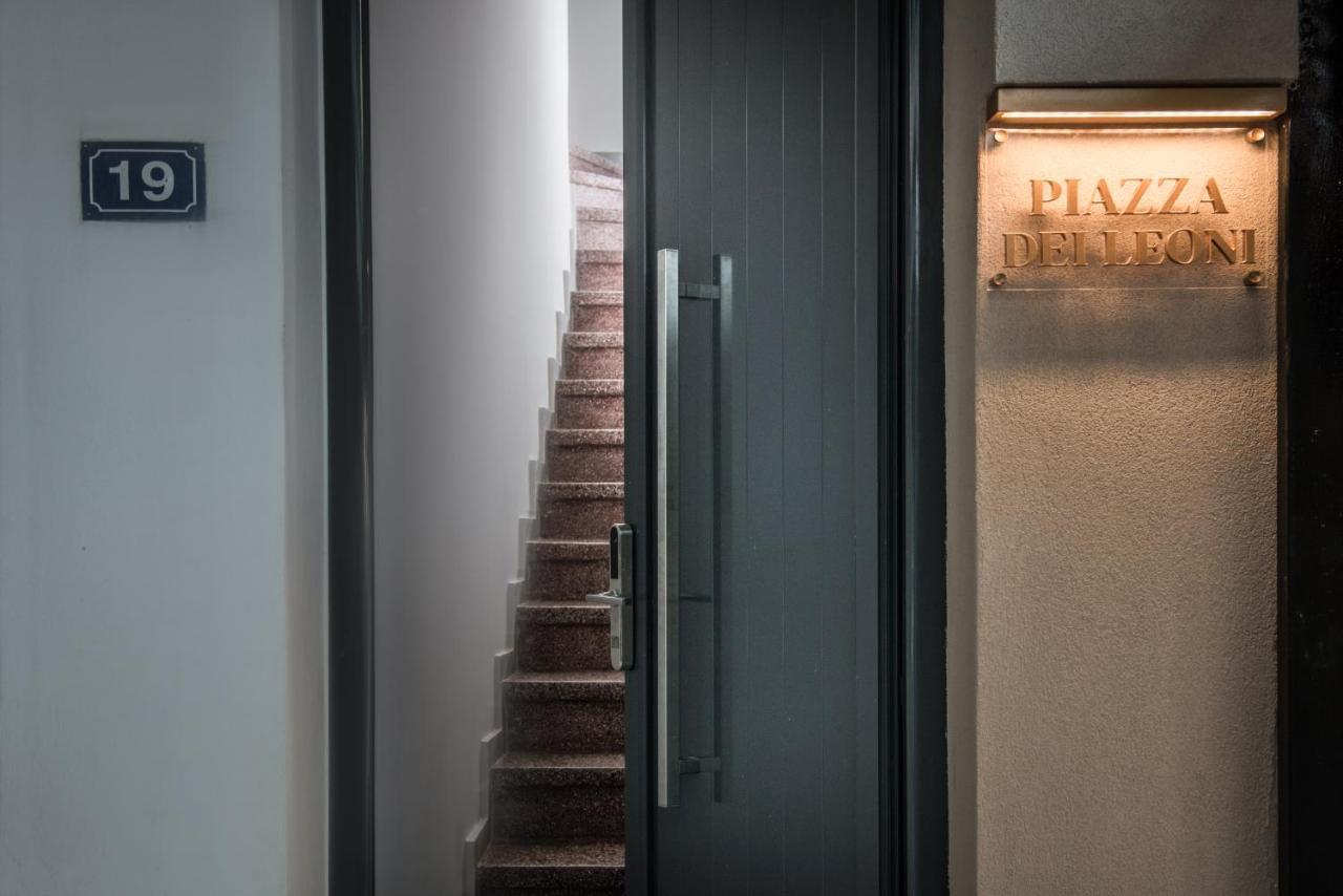 Jacuzzi Suite Piazza Dei Leoni イラクリオン エクステリア 写真