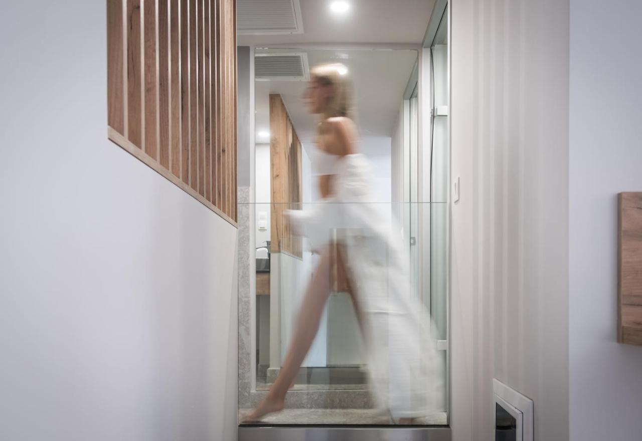 Jacuzzi Suite Piazza Dei Leoni イラクリオン エクステリア 写真